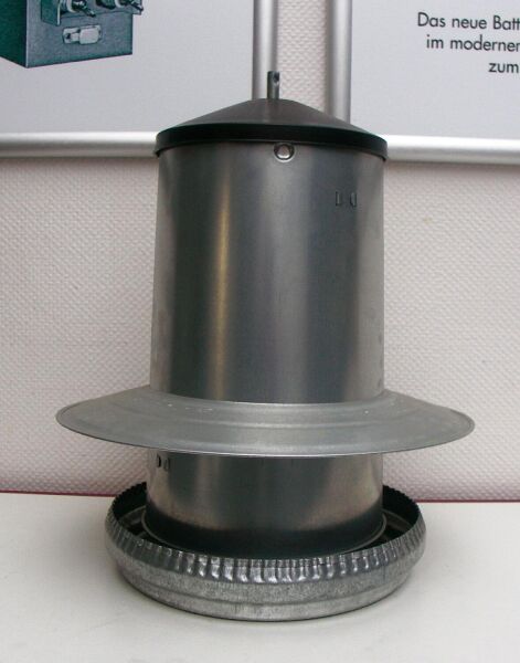 Futterautomat für Geflügel | mit Deckel | verzinkt | 40 kg Fassungsvermögen